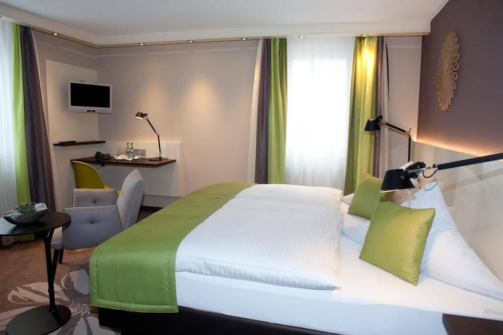 Hotel-Restaurant Arneggers Adler Tiefenbronn Экстерьер фото