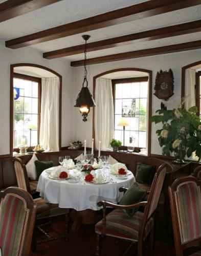 Hotel-Restaurant Arneggers Adler Tiefenbronn Экстерьер фото