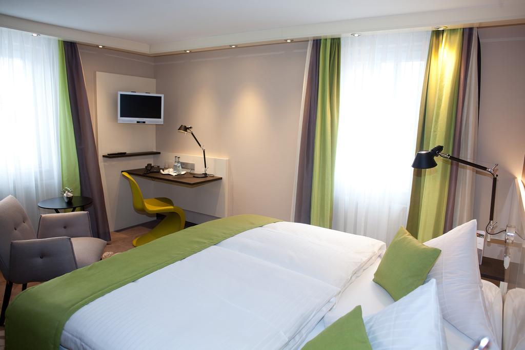Hotel-Restaurant Arneggers Adler Tiefenbronn Экстерьер фото
