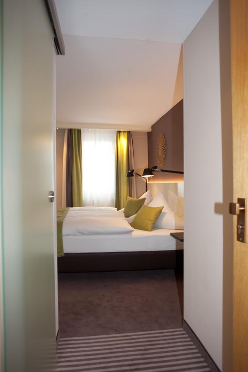 Hotel-Restaurant Arneggers Adler Tiefenbronn Экстерьер фото